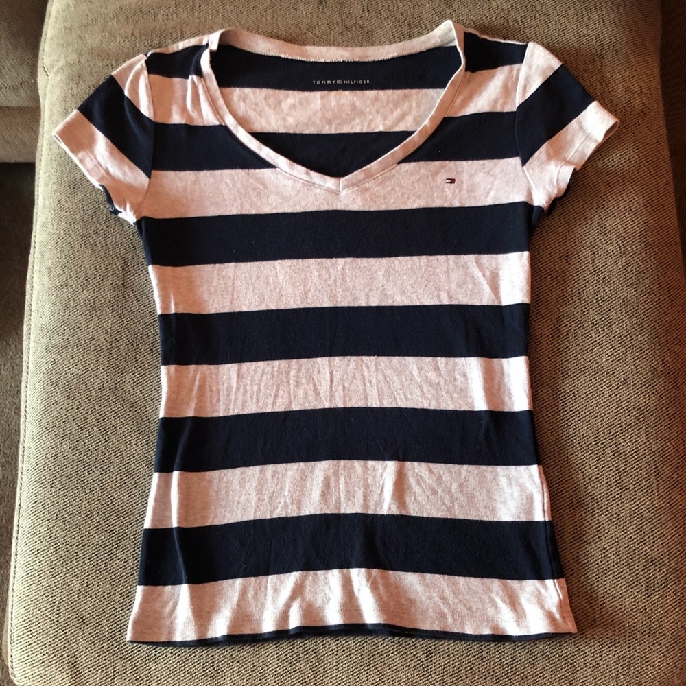 Lightly worn Tommy Hilfiger tee Sz. S